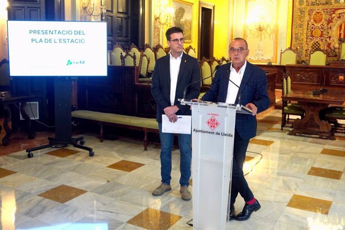 El primer teniente de alcalde de Lleida, Toni Postius y el alcalde, Miquel Pueyo.