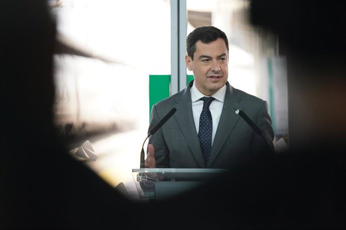 Archivo - El presidente de la Junta de Andalucía, Juanma Moreno, en imagen de archivo