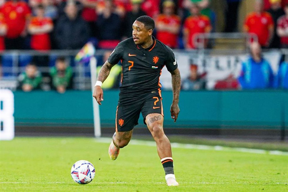 Archivo - Steven Bergwijn durante un partido con la selección de los Países Bajos