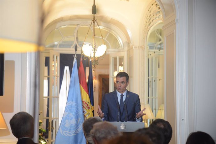 El presidente del Gobierno, Pedro Sánchez, comparece durante una visita a la residencia del Embajador de España ante las Naciones Unidas