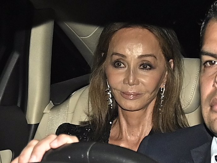 Isabel Preysler, llegando al cumpleaños de Ira de Furstenberg en el Palacio de Liria