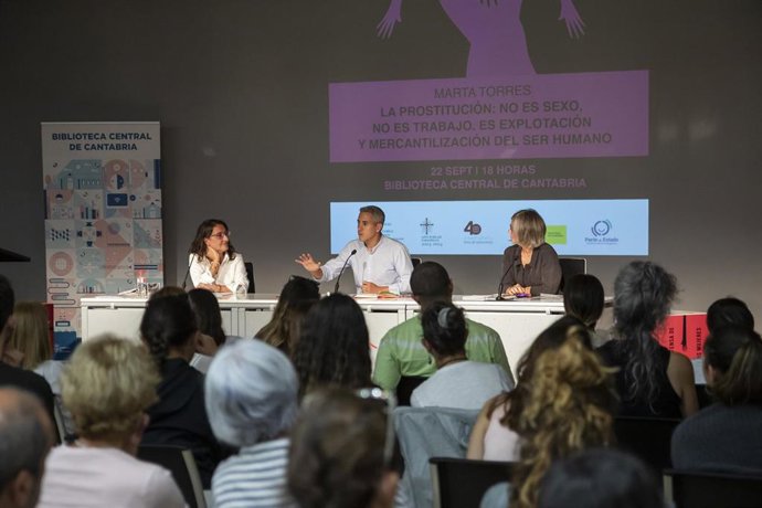 El vicepresidente, Pablo Zuloaga, interviene en la presentación de Diálogos en Igualdad