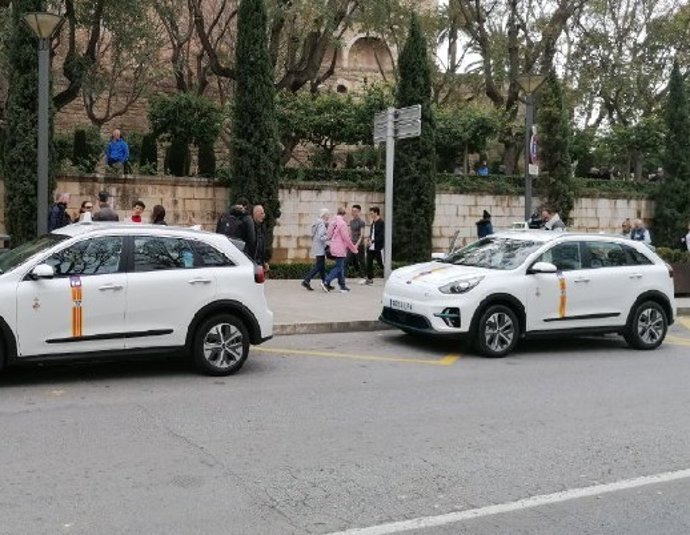 Archivo - Taxis estacionados en Palma de Mallorca