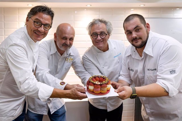  Balaguer, Ortuño, Christian y Pol Escribà con su pastel