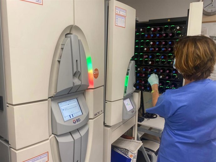 Laboratorio de Microbiología del Hospital Regional notifica resultados de hemocultivos positivos durante las 24 horas