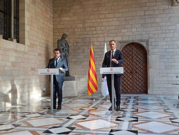 El presidente de la Generalitat, Pere Aragons, y el presidente del Consejo Ejecutivo de Córcega, Gilles Simeoni.