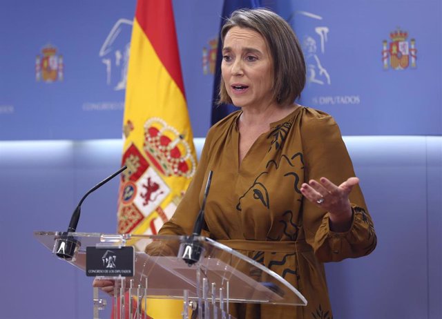 La secretaria general del Partido Popular, Cuca Gamarra, interviene en una rueda de prensa posterior a una Junta de Portavoces en el Congreso de los Diputados, a 8 de septiembre de 2022, en Madrid (España).
