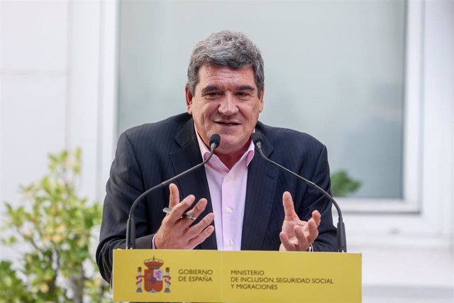 El ministro de Inclusión, Seguridad Social y Migraciones, José Luis Escrivá, comparece después de su reunión con el presidente del Gobierno de Canarias, en el Ministerio de Inclusión, Seguridad Social y Migraciones, a 23 de septiembre de 2022, en Madrid (