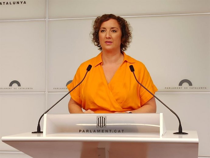 La portavoz del PSC-Units en el Parlament, Alícia Romero, en rueda de prensa en la Cámara catalana.