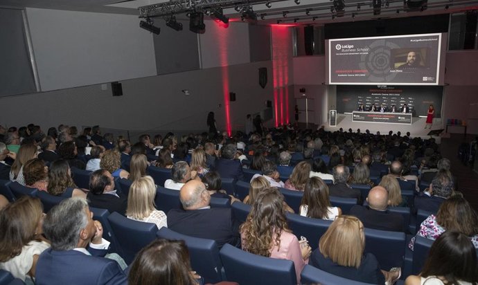 Acto de graduación de la cuarta promoción de LaLiga Business School