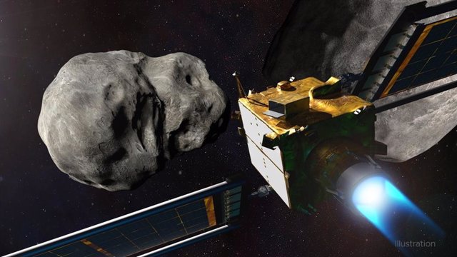 Esta ilustración muestra la nave espacial de prueba de redirección de doble asteroide (DART) de la NASA antes del impacto en el sistema binario de asteroides Didymos.