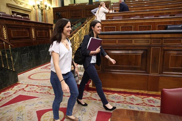 Archivo - Ione Belarra e Irene Montero, de Podemos 
