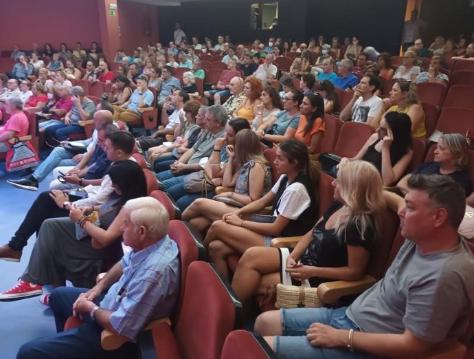 Vecinos afectados por las obras de la L7B de Metro en San Fernando de Henares.