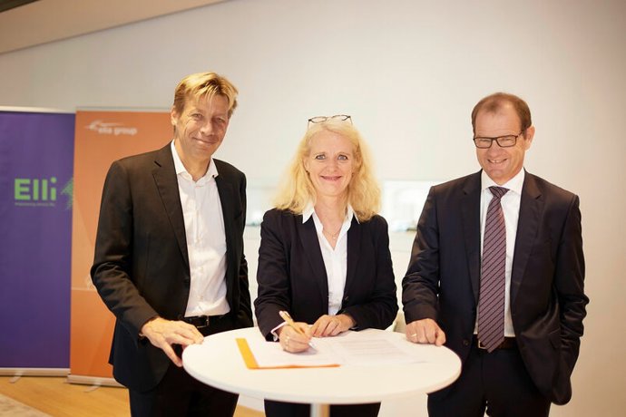 De izquierda a derecha: Chris Peeters, CEO de Elia; Elke Temme, CEO de Elli; y Stefan Kapferer, CEO 50Hertz.