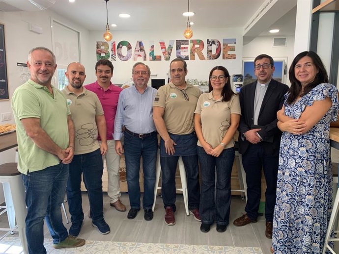 BioAlverde es el primer establecimiento de venta de productos con certificación ecológica que abre Cáritas en Sevilla.