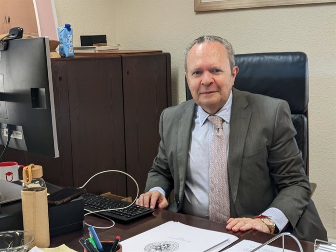 Vicerrector de la UCM y coordinador del Programa Alumni.