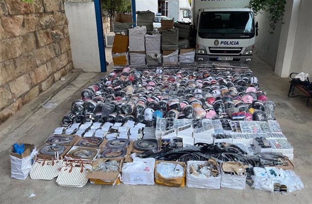 Incautan más de 17.000 objetos de marcas falsas en Palma.