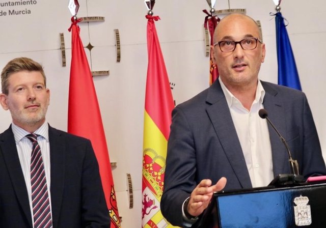 El concejal de Cultura, Turismo y Deportes, Pedro García Rex, en rueda de prensa