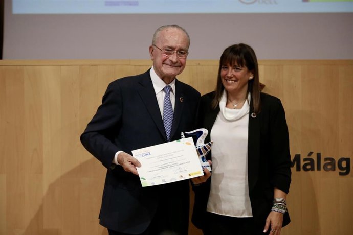 El alcalde de  Málaga, Francisco de la Torre, recoge el Premio a las Buenas Prácticas por el Clima