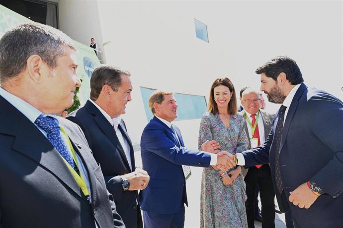 El presidente de la Comunidad, Fernando López Miras, en el acto de clausura de la Asamblea General Ordinaria de la Asociación de Productores-Exportadores de Frutas y Hortalizas de la Región de Murcia (Proexport)