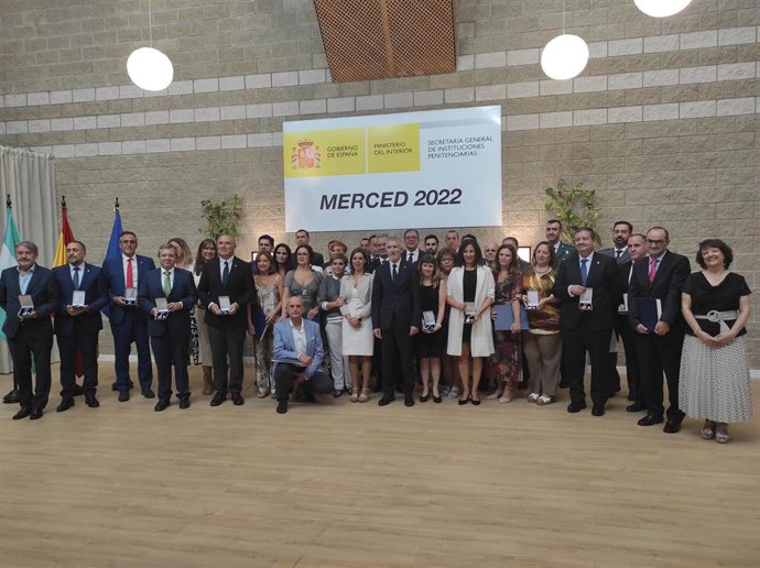 Fernando Grande-Marlaska en la entrega de las condecoraciones por la patrona de Instituciones Penitenciarias, la festividad de La Merced, en un acto de conmemoración en el Centro Penitenciario de Alcolea, en Córdoba.