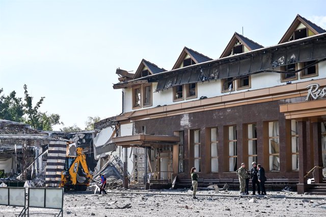 Runa i edificis destruïts a Zaporíjia