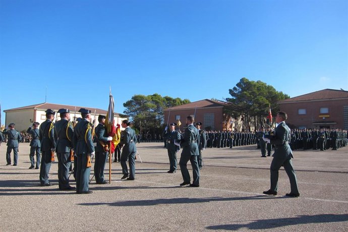 Archivo - Jura de Bandera de una promoción de Guardias en la Academia de Baeza.