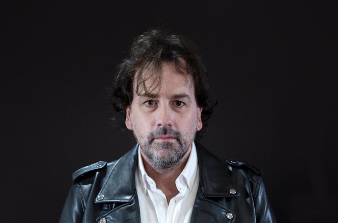 El director de cine, Isaki Lacuesta, durante una entrevista para Europa Press, a 25 de septiembre de 2022, en San Sebastian