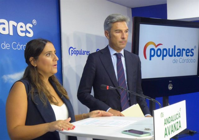 La parlamentaria autonómica del PP Beatriz Jurado y el diputado nacional Andrés Lorite.
