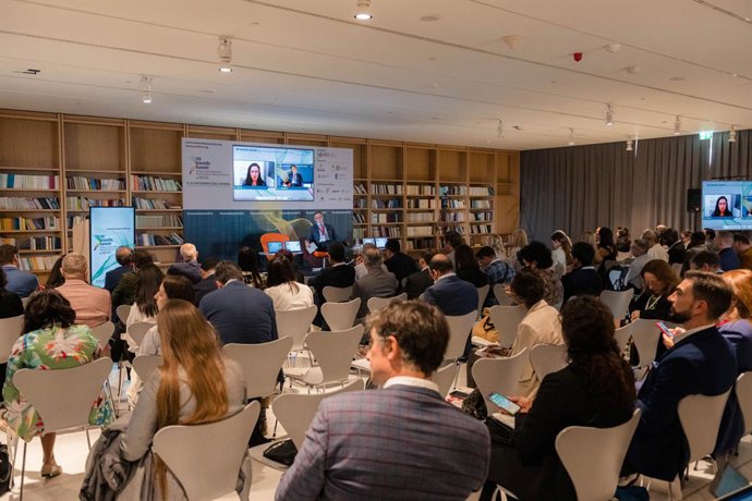 Un momento del encuentro de médicos y expertos, durante el V Foro científico para la reducción de daño en el tabaco, celebrado esta semana en Atenas (Grecia)