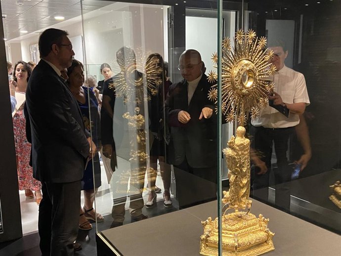 Inauguración de la exposición de la custodia mexicana de Siles.