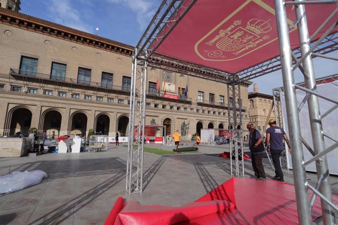 La plaza del Pilar se prepara para acoger una gran Fan Zone de la selección española de fútbol