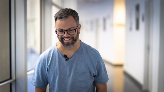 Daniel Alcaraz, únic rbitre de futbol espanyol amb síndrome de Down
