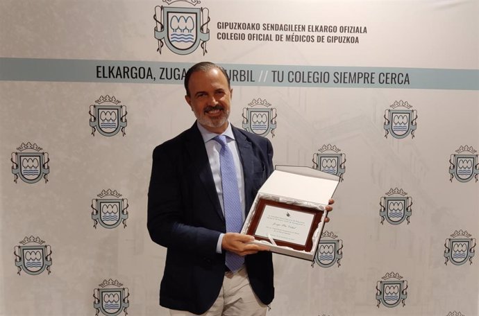 El doctor Jorge Pla Vidal, de la Clínica Universidad de Navarra y expresidente de la Sociedad Vasco-Navarra de Psiquiatría, galardonado con el Premio Julián de Ajuriaguerra.