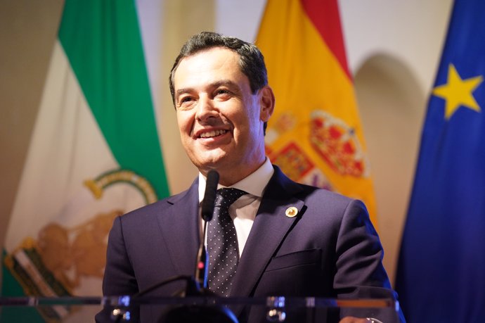 Moreno es distinguido como socio de honor de la Peña El Catite de Ronda (Málaga), que reconoce su labor en pandemia
