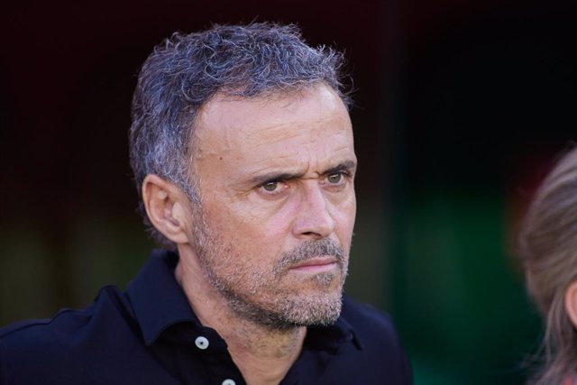 Archivo - Luis Enrique Martinez, head coach of Spain, looks on during the UEFA Nations League, Group A2, football match played between Spain and Portugal at Benito Villamarin stadium on June 2, 2022, in Sevilla, Spain.
