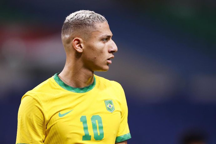 Archivo - El delantero brasileño Richarlison en un partido con su selección