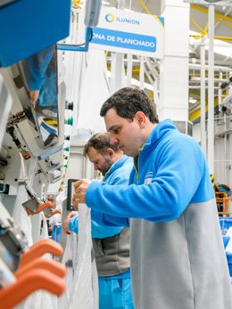 Archivo - Empresas Ilunion - Ilunion Lavanderias - Empleo / Trabajo Personas Discapacitadas