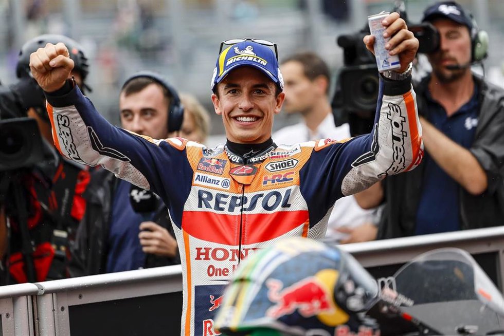 Marc Márquez celebra su pole en el Gran Premio de Japón