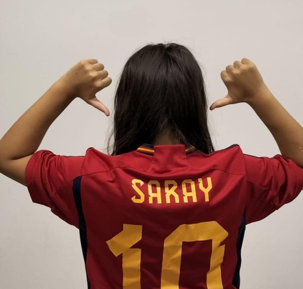 La RFEF muestra su apoyo a la joven Saray, víctima del 'bullying'