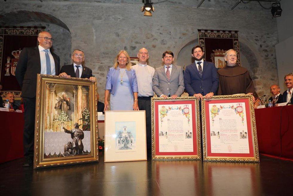 Pleno por el hermanamiento de San Pedro Alcántara y Arenas de San Pedro