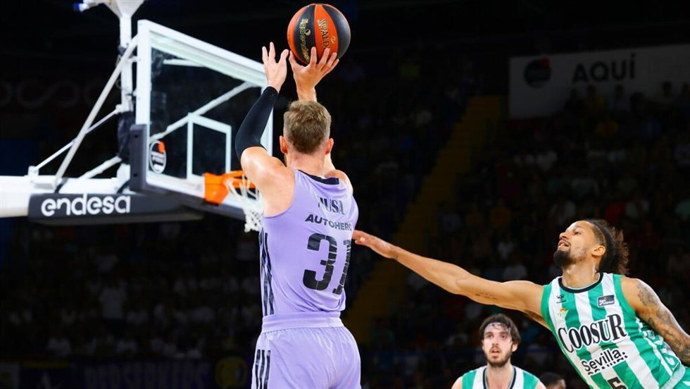 Dzanan Musa en la Supercopa de España de baloncesto con el Real Madrid.