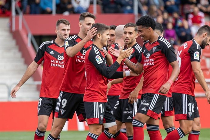 El mIrandés celebra su primera victoria en la temporada 2022-2023.