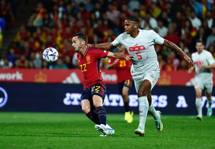 Pablo Sarabia (España) ante Suiza.