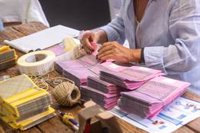 Abren los colegios electorales en Italia