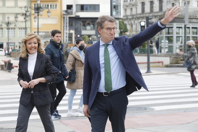 Archivo - Teresa Mallada y Alberto Núñez Feijóo, en Oviedo