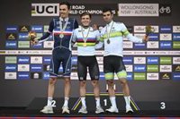 Evenepoel se enfunda el arcoíris tras una exhibición en Wollongong