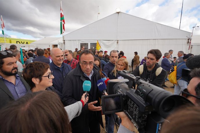 El president del Consell Nacional de Junts, Josep Rull, durant la seva visita a l'Alderdi Eguna del PNB