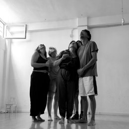 'Ensayo De 'Los Que Comen Tierra', De Mafalda Bellido