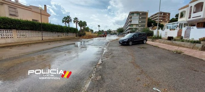 Vía afectada por las lluvias en Mazarrón (Murcia)